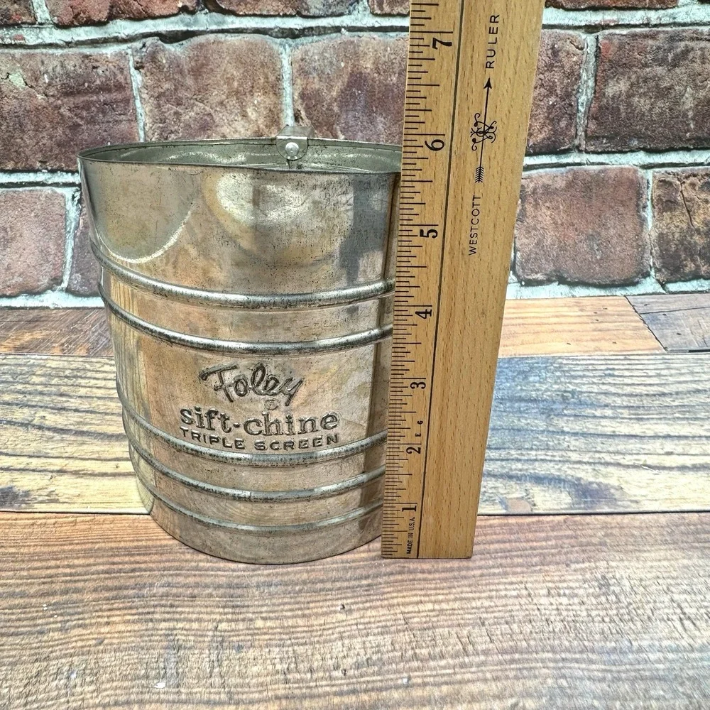Foley Sift-Chine Triple Screen Metal Flour Sifter Kitchen Tool Vintage Rustic